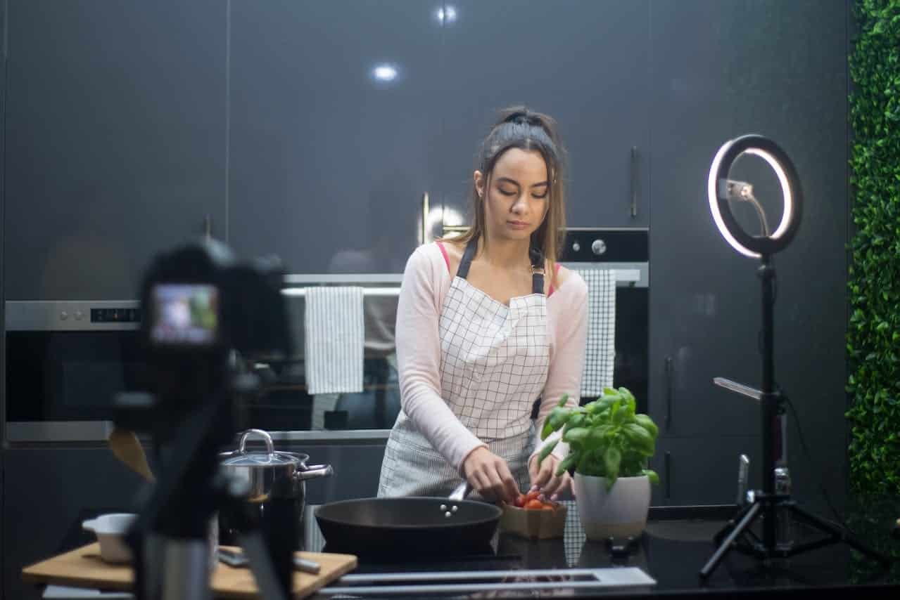How Technology Is Changing the Way We Cook and Eat 2 how tech is changing how we cook